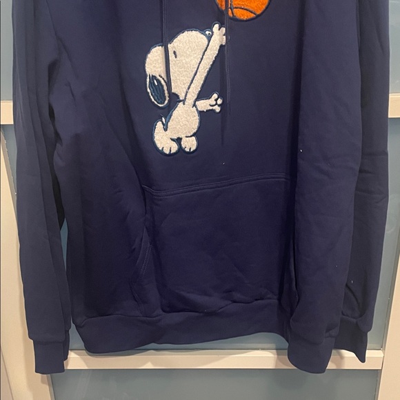 Peanuts Dark Blue Hoodie with Snoopy Basketball Design, XL, EUC - Picture 5 of 11